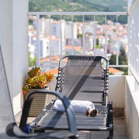 30 M From Beach,makarska,marija