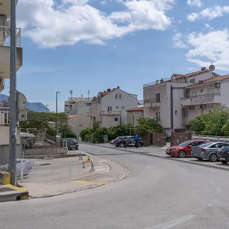 30 M From Beach,makarska,marija Makarska