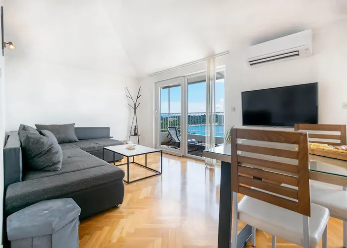 30 M From Beach,makarska,marija