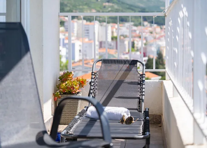 30 M From Beach,makarska,marija