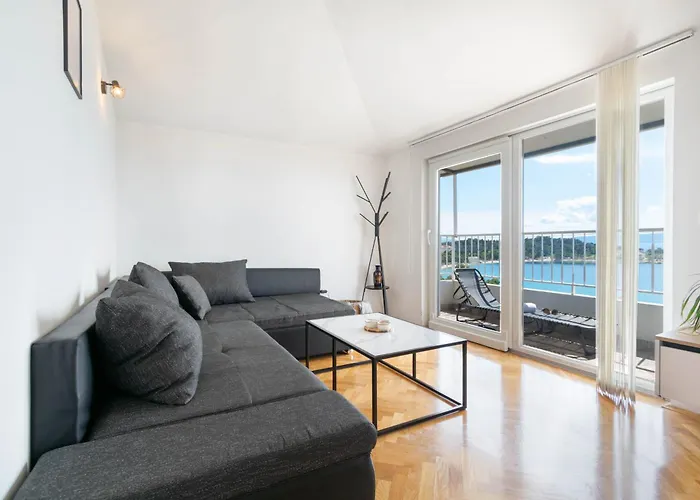 30 M From Beach,makarska,marija