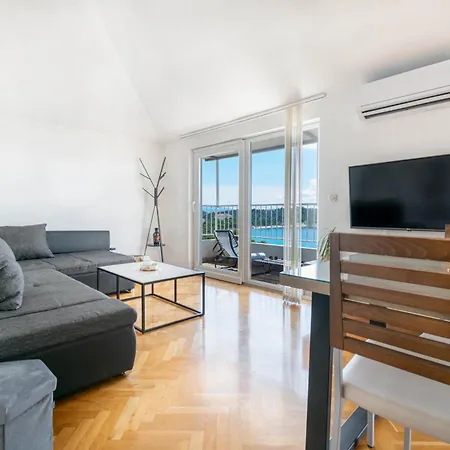 30 M From Beach,makarska,marija