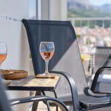 30 M From Beach,makarska,marija Makarska