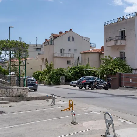 Apartment 30 M From Beach,makarska,marija *