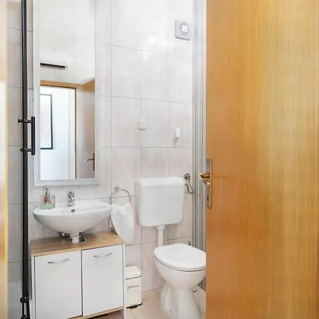 Appartement 30 M From Beach,makarska,marija *