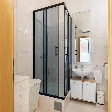 Lejlighed 30 M From Beach,makarska,marija *