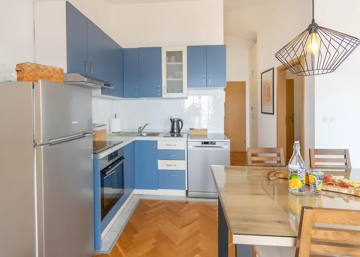 Apartment 30 M From Beach,makarska,marija