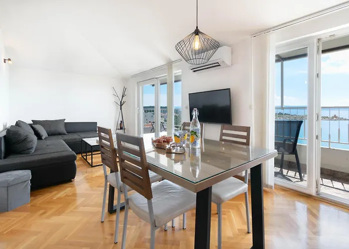 30 M From Beach,makarska,marija