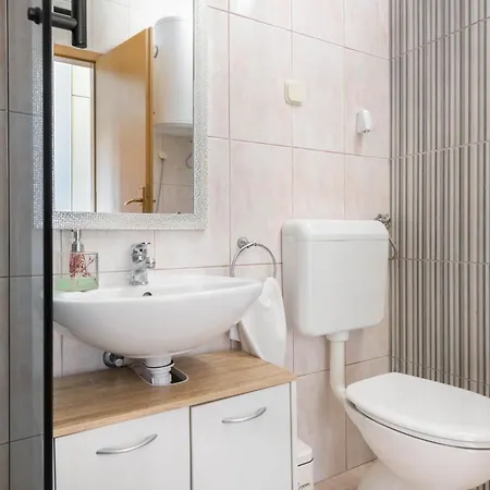 Apartamento 30 M From Beach,makarska,marija