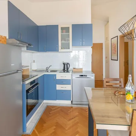 Apartamento 30 M From Beach,makarska,marija