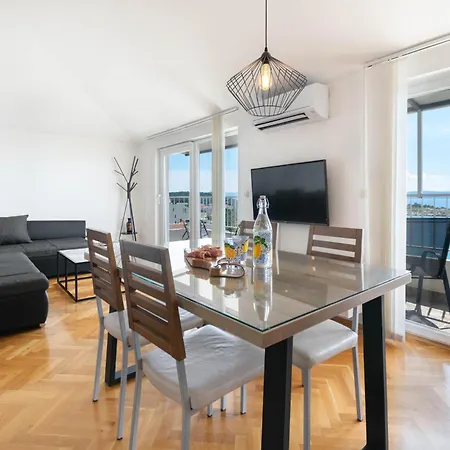 30 M From Beach,makarska,marija